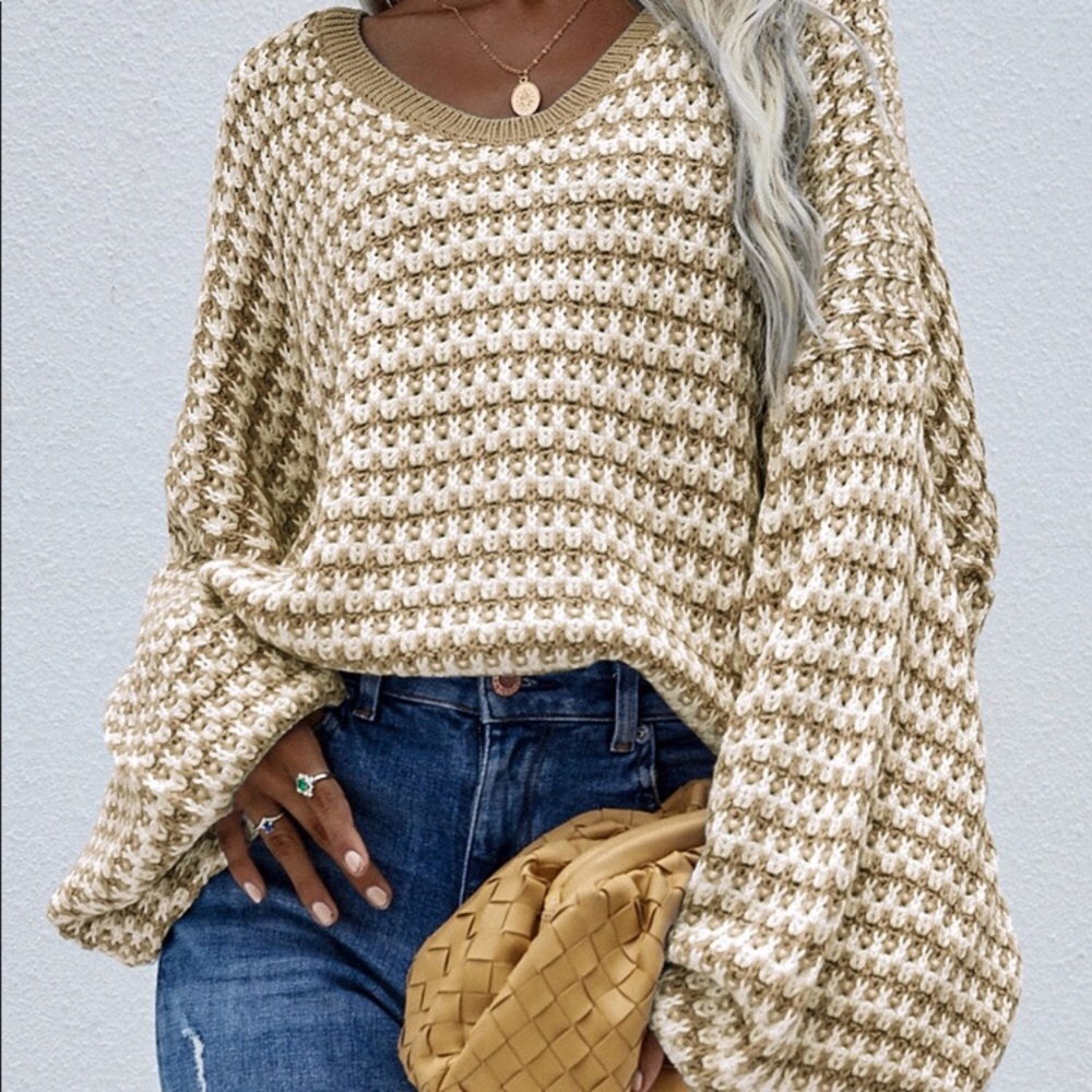 Earth toned oversized sweater. - Picture 5 of 7